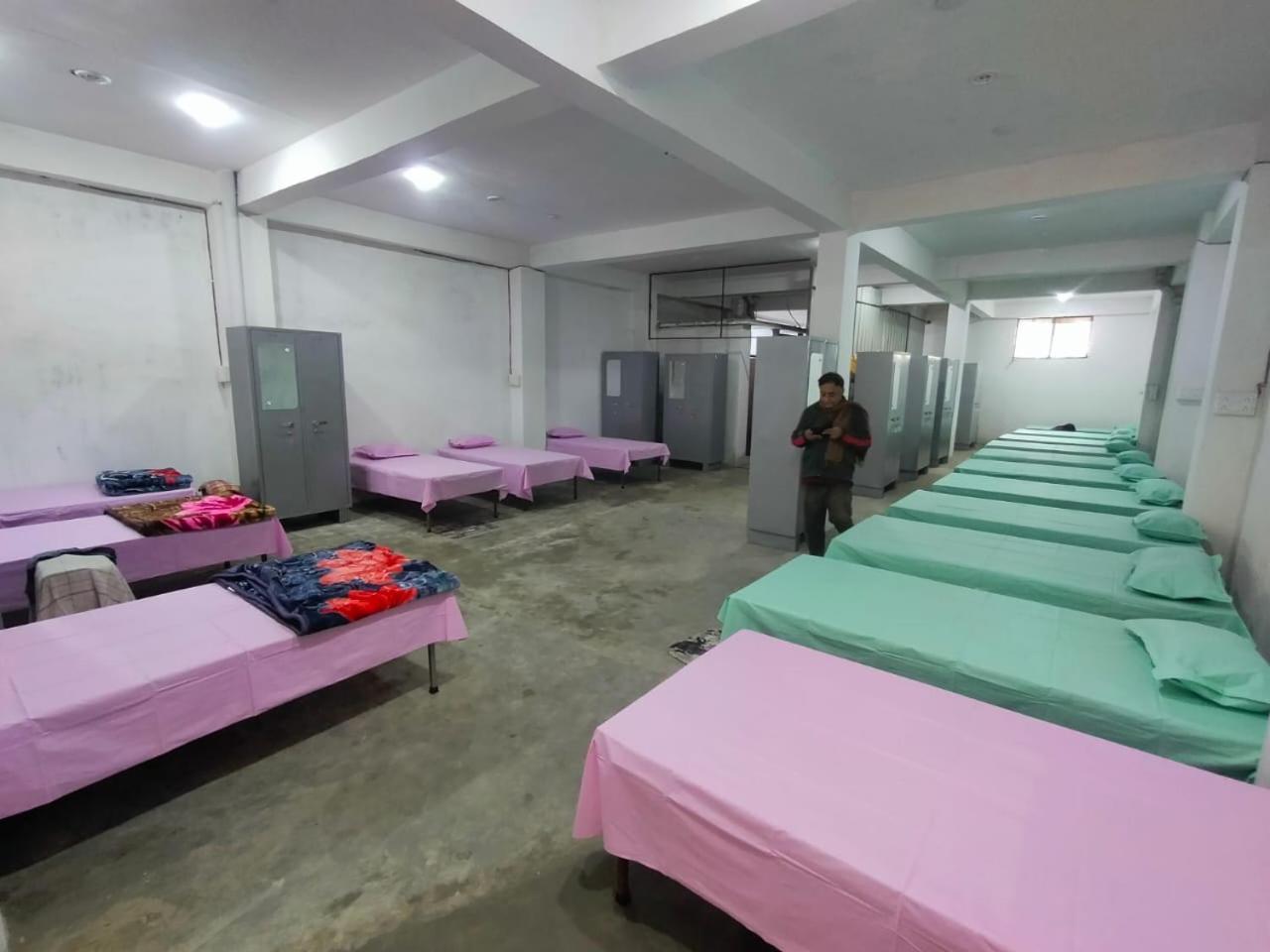 Nityanand Bed and Breakfast Allāhābād Junction Eksteriør billede